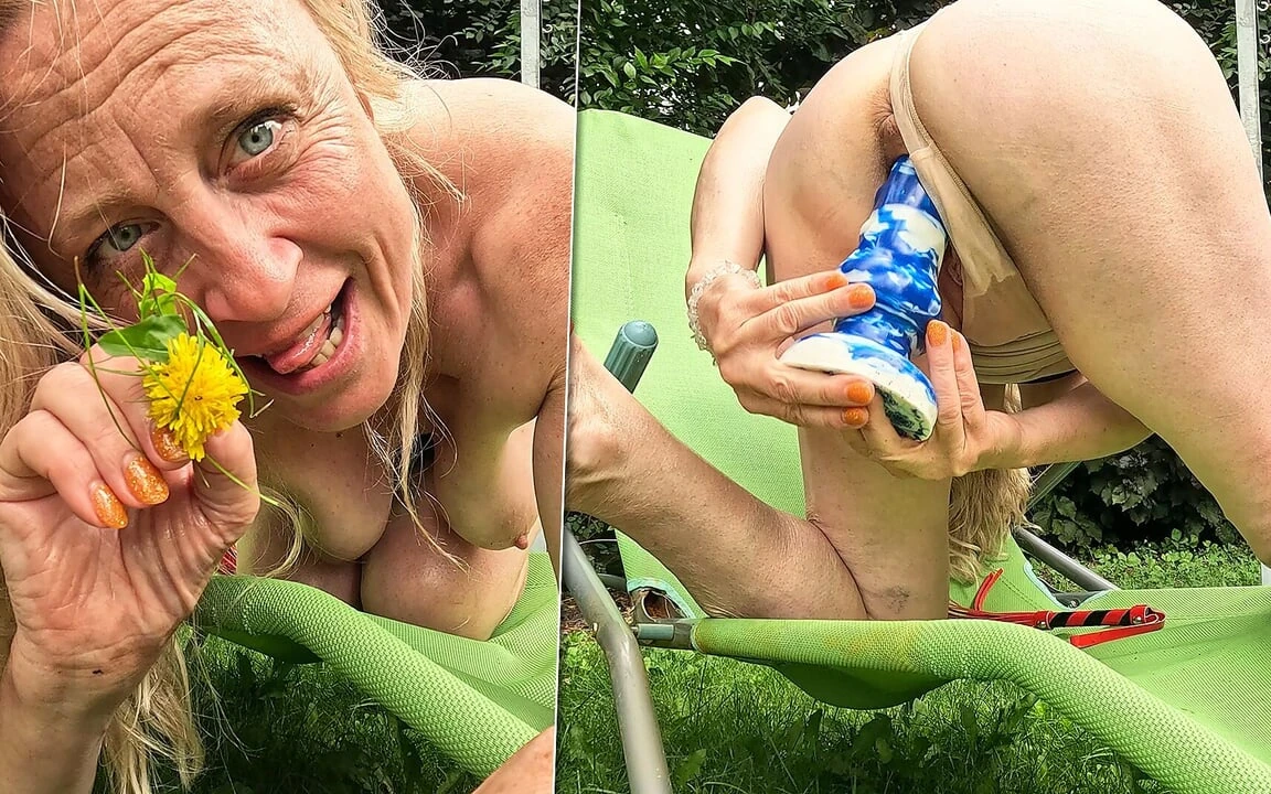 Mega Dildo in My Prolapse Pussy